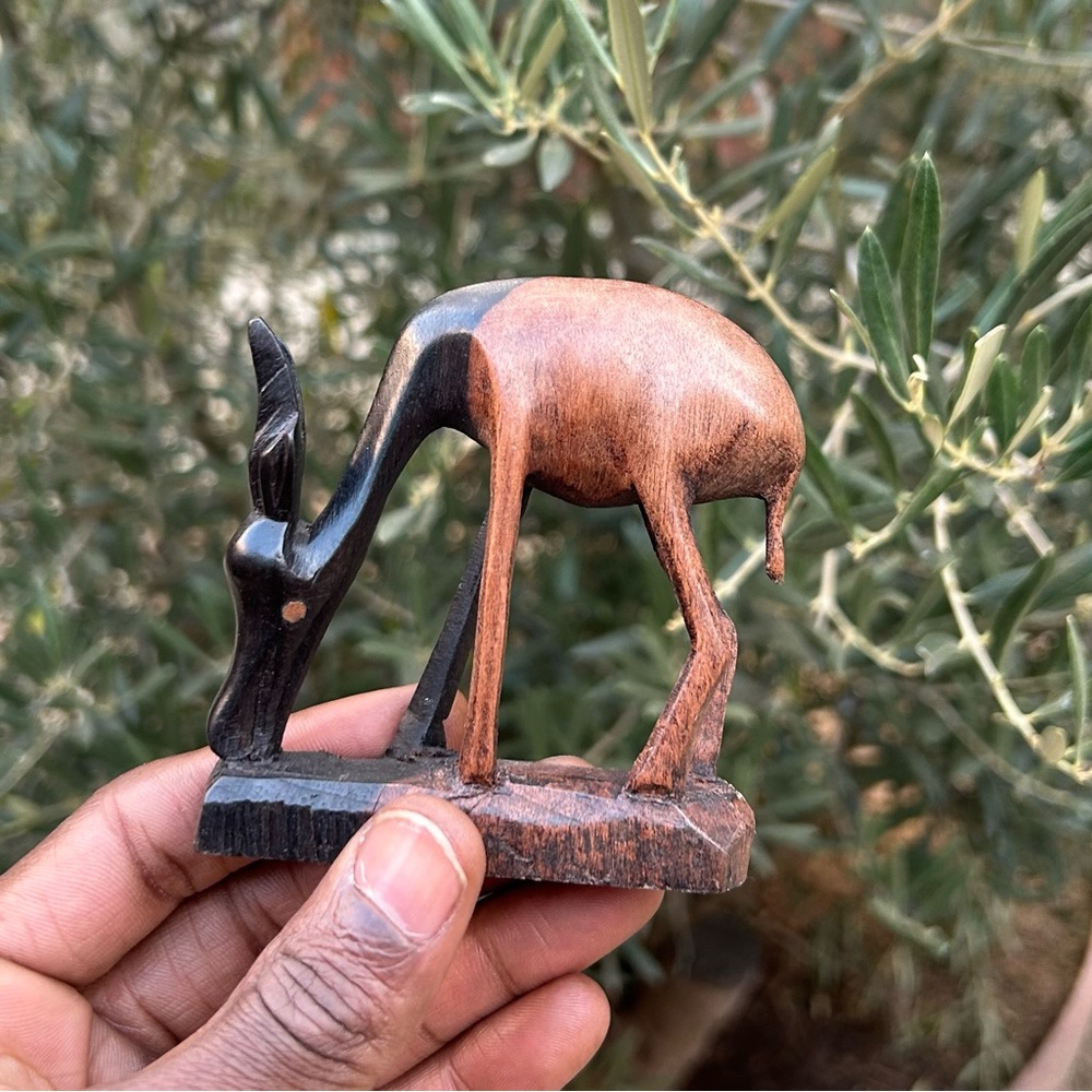 VTG Hand Carved Antelope feeding Sculpture 🇧🇯 Sz 3.5”x3”